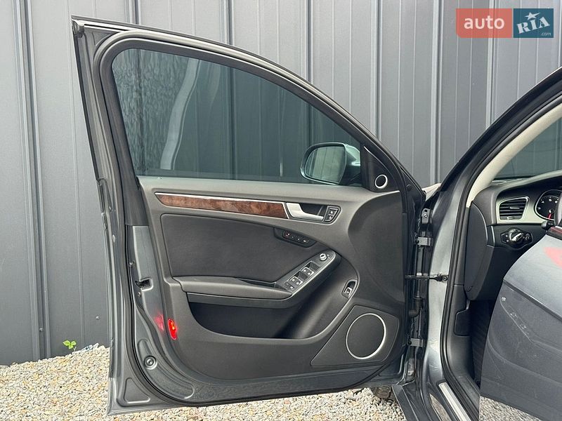 Седан Audi A4 2013 в Луцьку