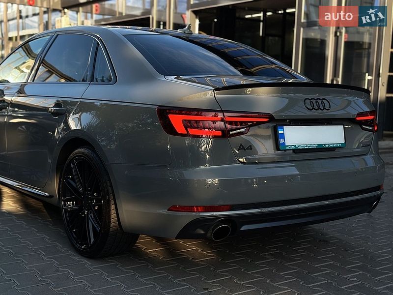 Седан Audi A4 2018 в Ровно