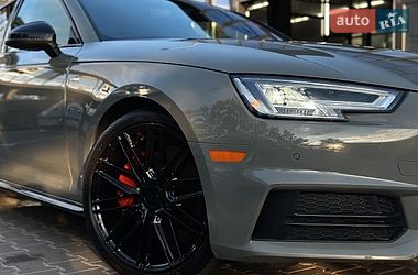 Седан Audi A4 2018 в Ровно