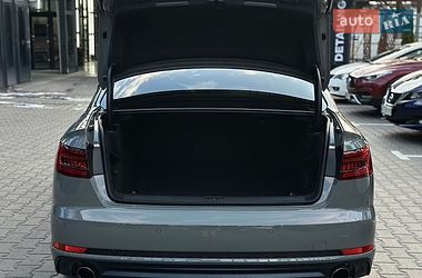 Седан Audi A4 2018 в Ровно