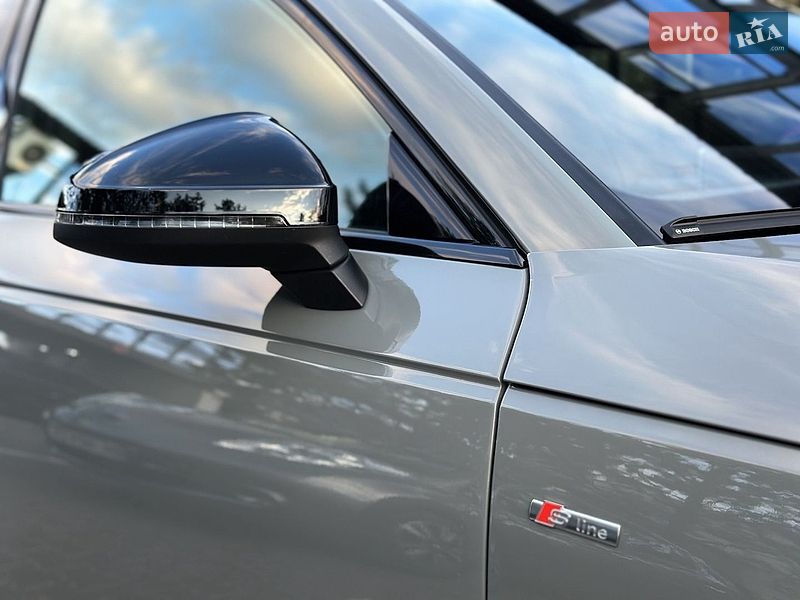 Седан Audi A4 2018 в Ровно