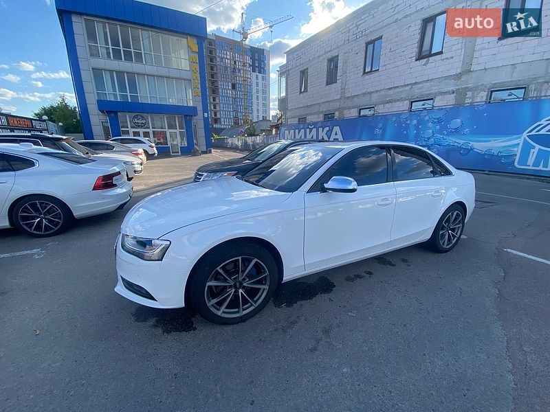 Седан Audi A4 2012 в Житомирі