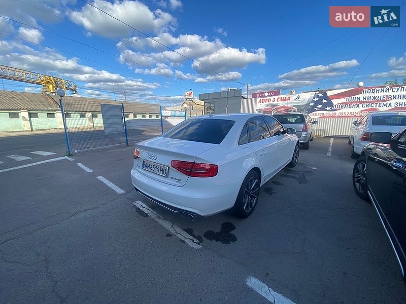 Седан Audi A4 2012 в Житомирі