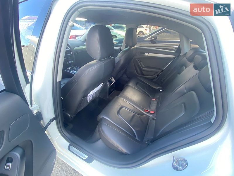 Седан Audi A4 2012 в Житомирі