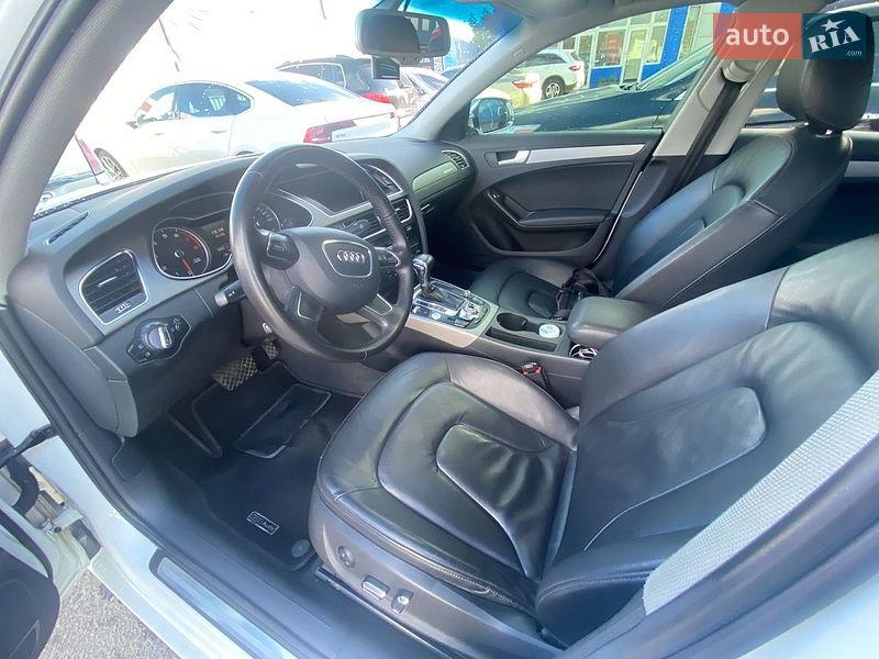 Седан Audi A4 2012 в Житомирі