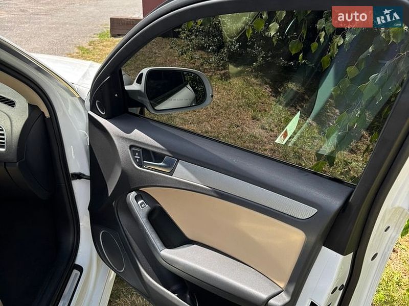 Седан Audi A4 2015 в Киеве