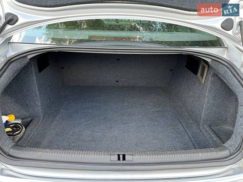 Седан Audi A4 2004 в Хмельницком