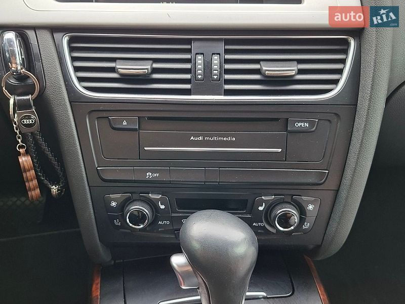 Седан Audi A4 2010 в Одесі