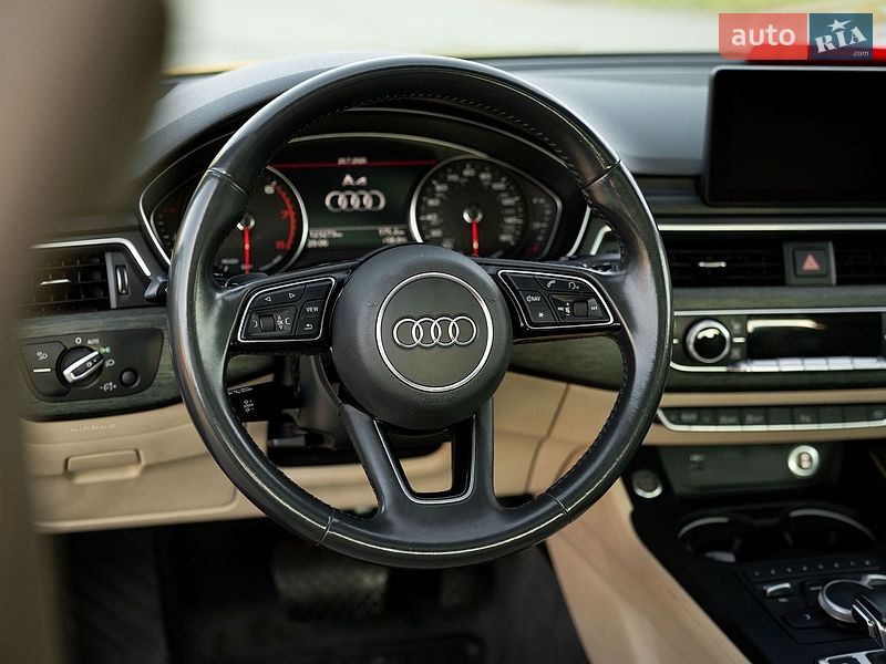 Седан Audi A4 2019 в Львове