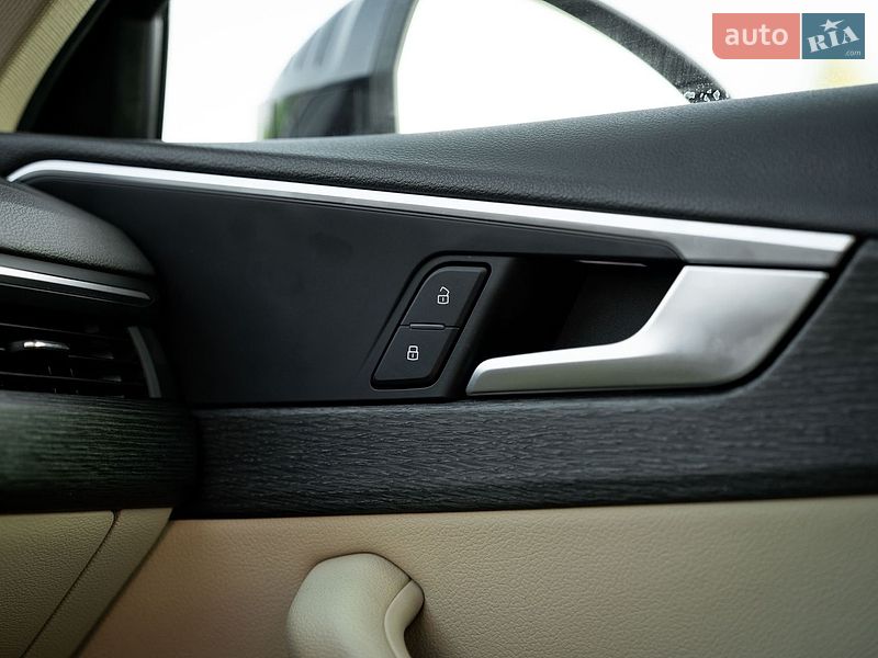 Седан Audi A4 2019 в Львове