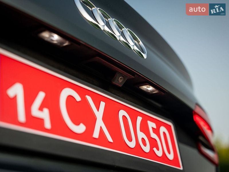 Седан Audi A4 2019 в Львове