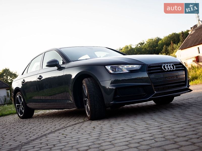 Седан Audi A4 2019 в Львове