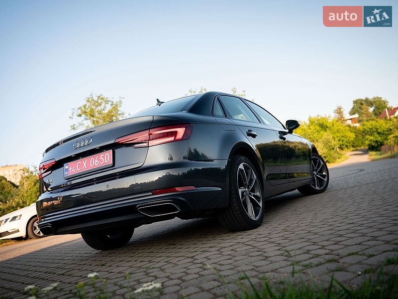 Седан Audi A4 2019 в Львове