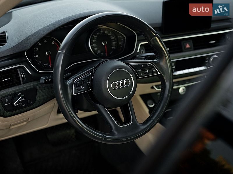 Седан Audi A4 2019 в Львове