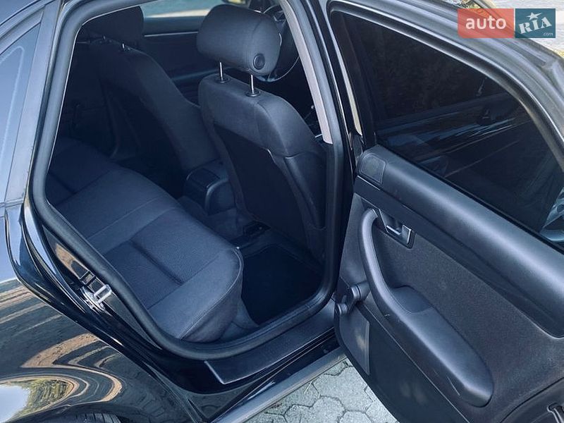 Седан Audi A4 2004 в Дубні