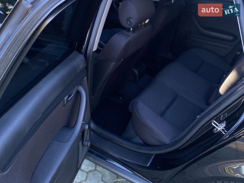 Седан Audi A4 2004 в Дубні