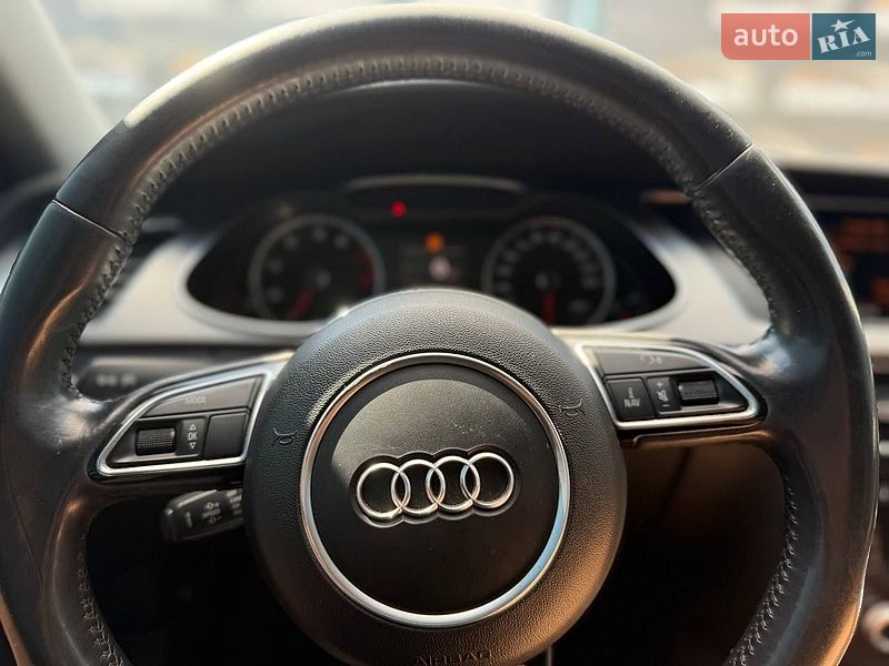 Седан Audi A4 2014 в Киеве
