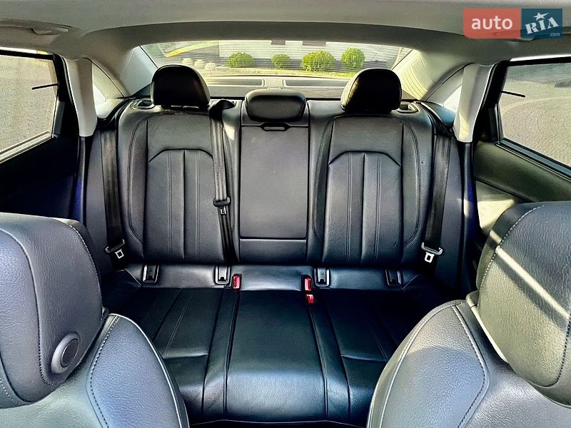 Седан Audi A4 2016 в Стрые