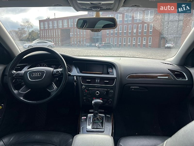 Седан Audi A4 2013 в Дніпрі