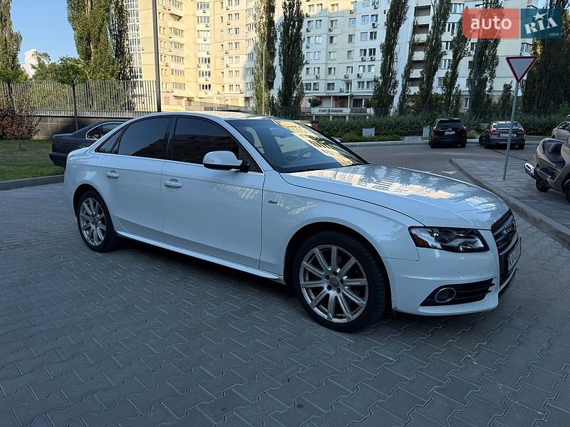 Седан Audi A4 2012 в Києві