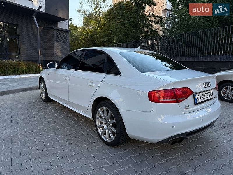 Седан Audi A4 2012 в Києві