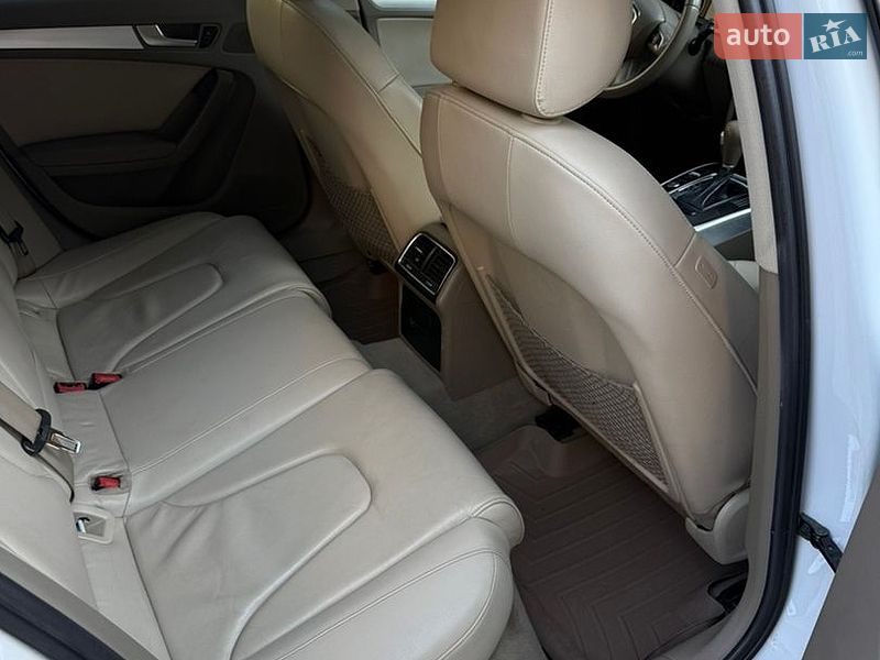 Седан Audi A4 2012 в Києві