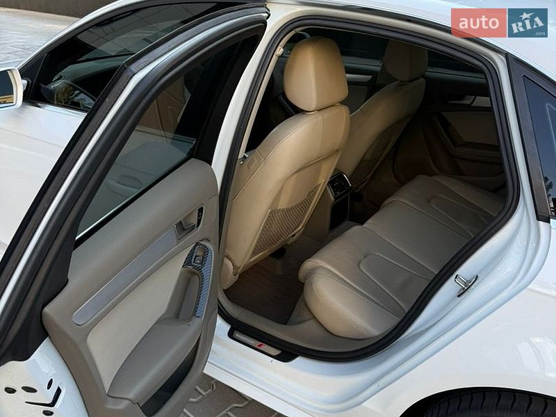 Седан Audi A4 2012 в Києві