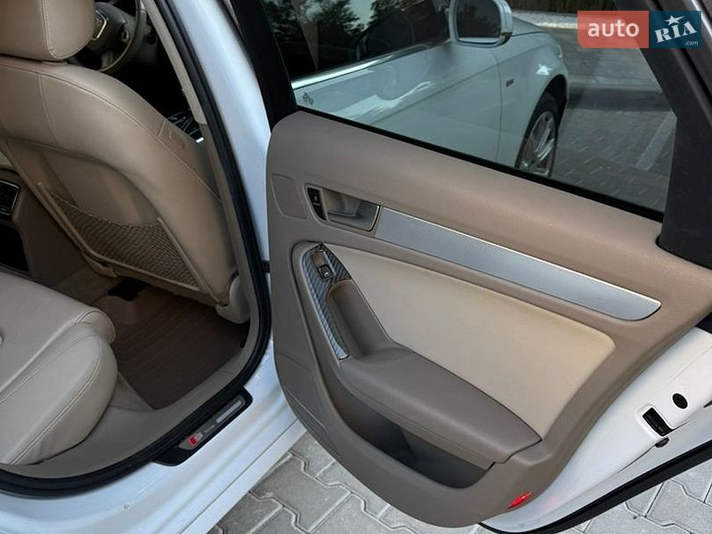 Седан Audi A4 2012 в Києві