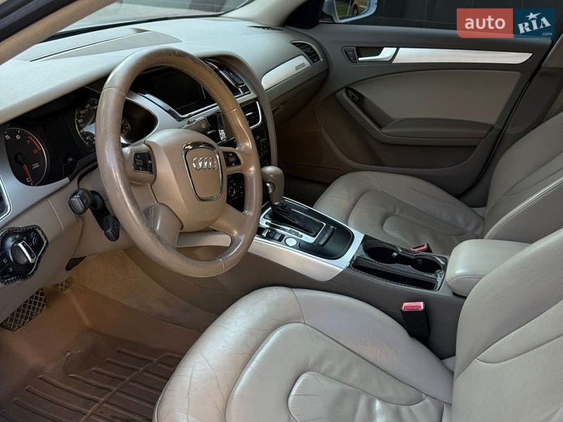 Седан Audi A4 2012 в Києві