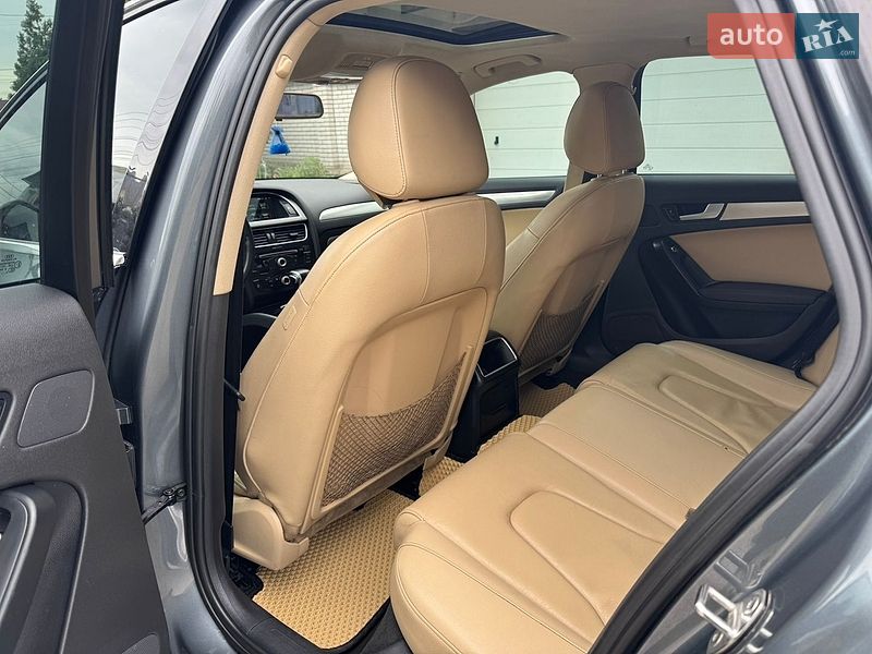 Седан Audi A4 2012 в Дніпрі