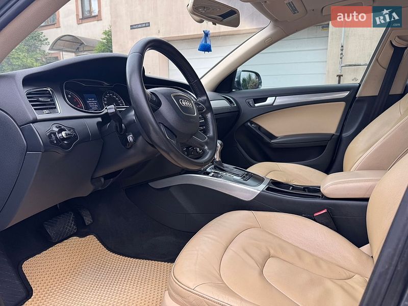 Седан Audi A4 2012 в Дніпрі
