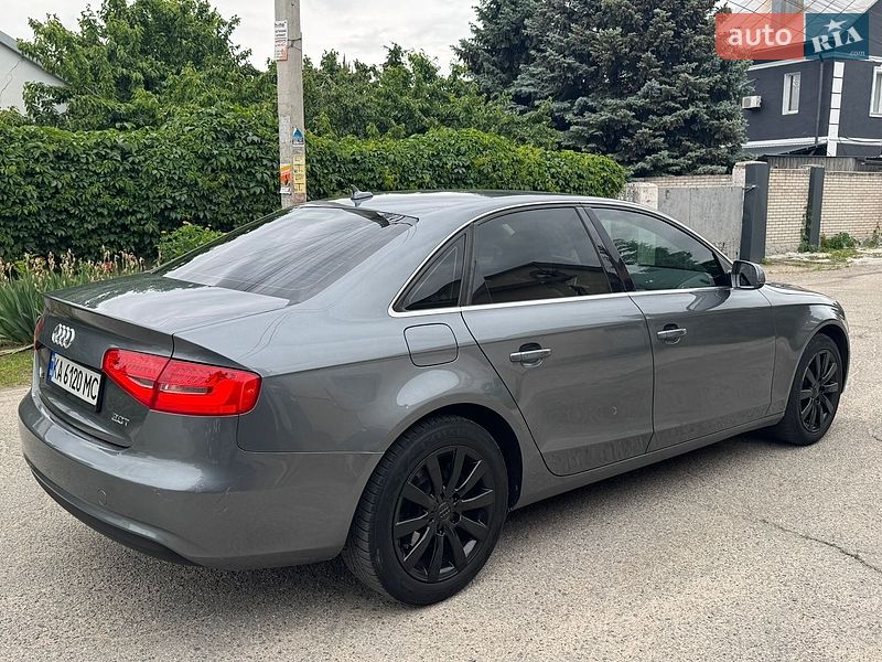 Седан Audi A4 2012 в Дніпрі