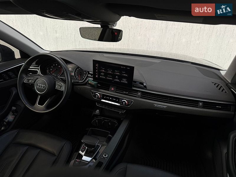 Седан Audi A4 2021 в Тернополі