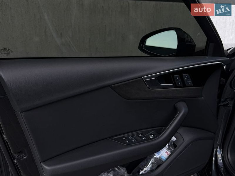 Седан Audi A4 2021 в Тернополі