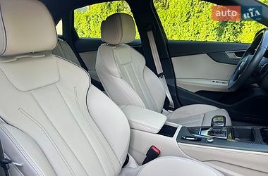 Седан Audi A4 2022 в Мукачевому