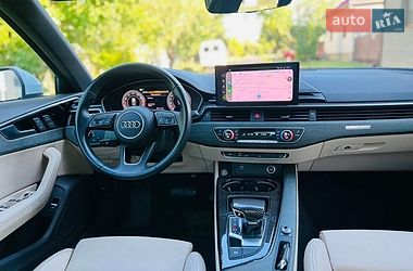 Седан Audi A4 2022 в Мукачевому