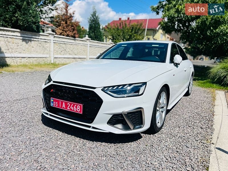 Седан Audi A4 2022 в Мукачевому