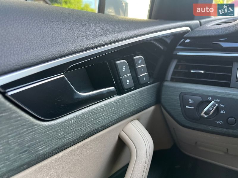 Седан Audi A4 2022 в Мукачевому