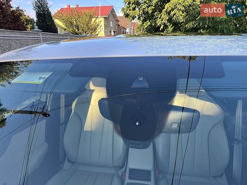 Седан Audi A4 2022 в Мукачевому