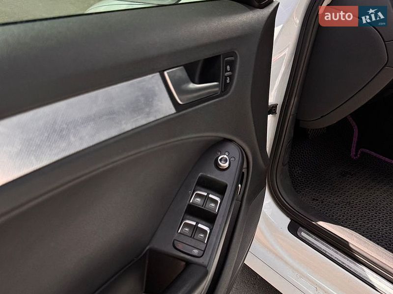 Седан Audi A4 2013 в Виннице