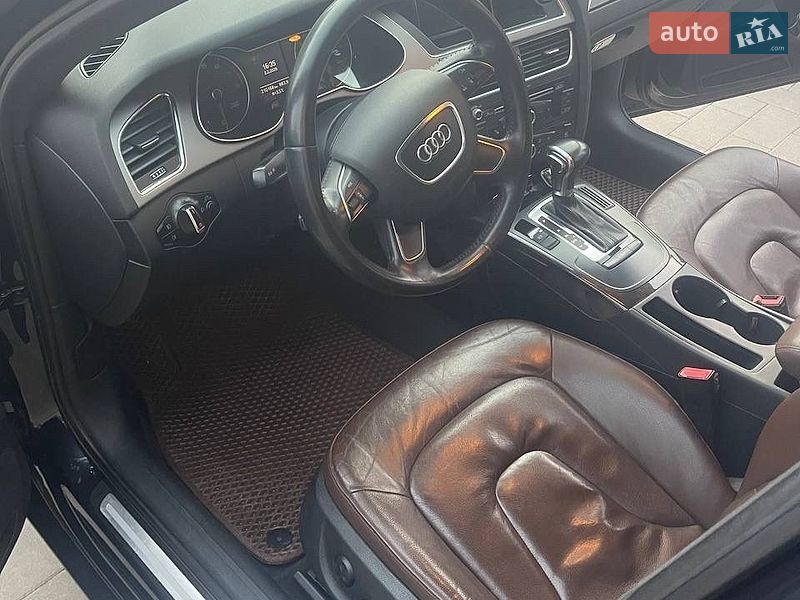 Седан Audi A4 2013 в Ровно