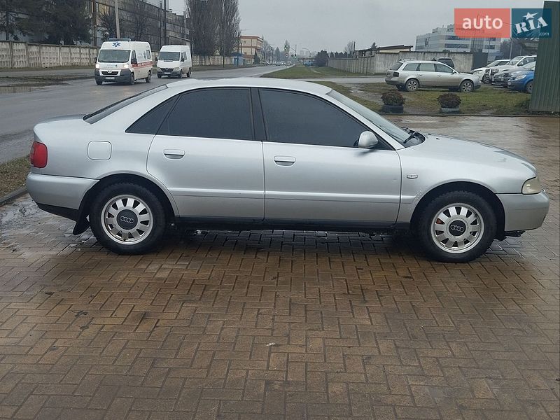Седан Audi A4 2000 в Хмельницком