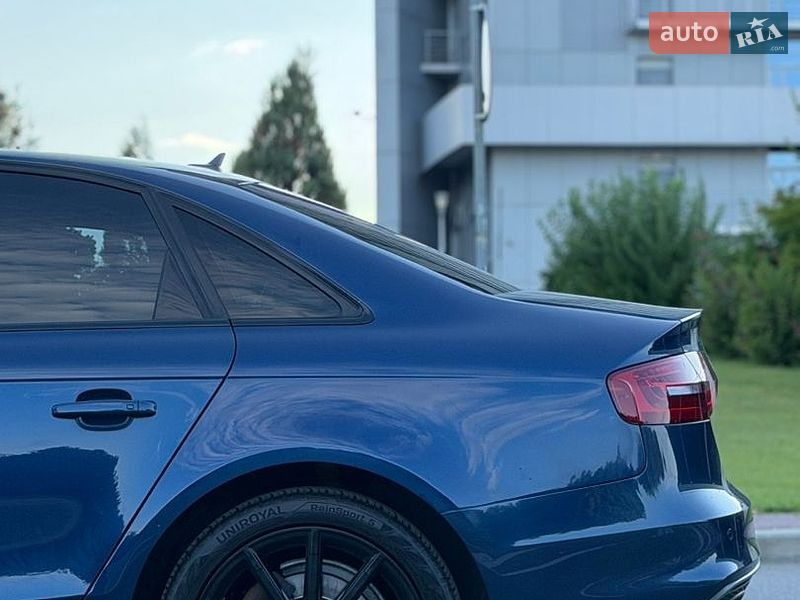 Седан Audi A4 2015 в Києві