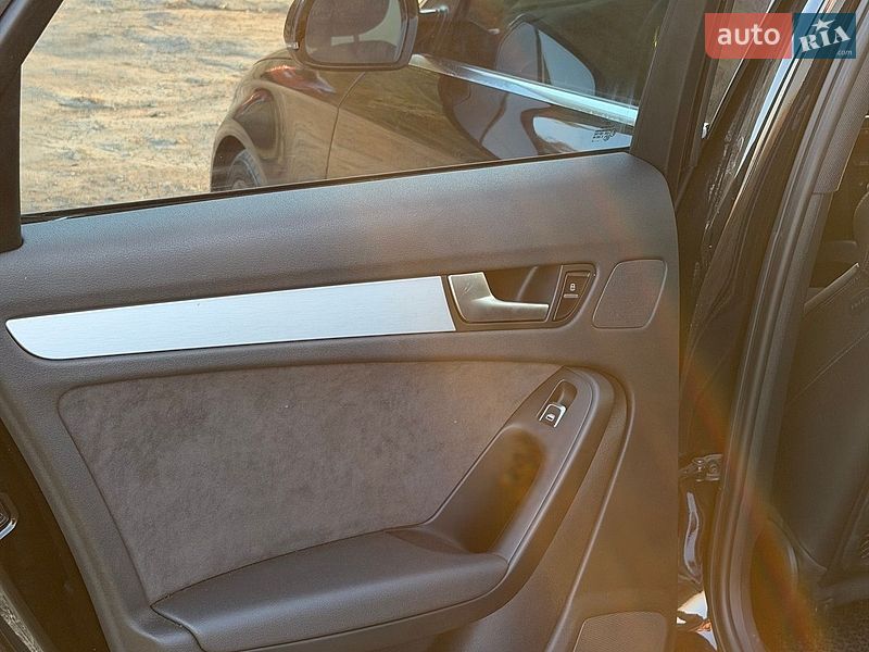Седан Audi A4 2013 в Одесі