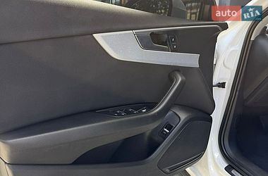 Седан Audi A4 2016 в Львове