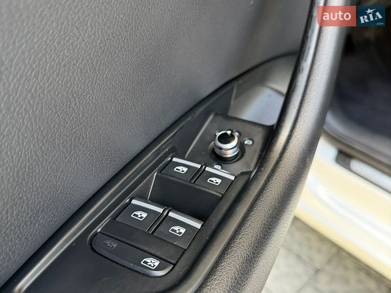 Седан Audi A4 2016 в Львове