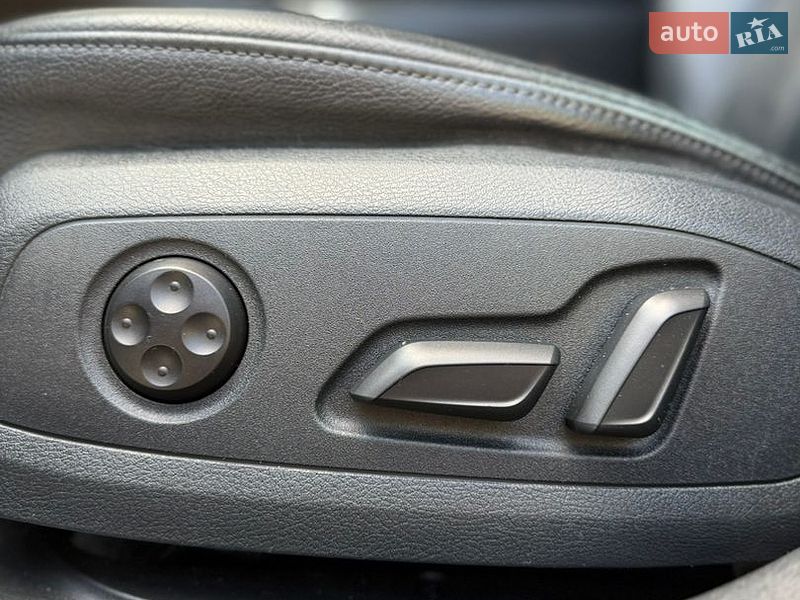 Седан Audi A4 2016 в Львове