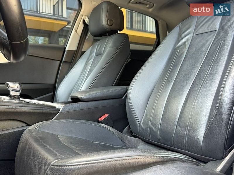 Седан Audi A4 2016 в Львове