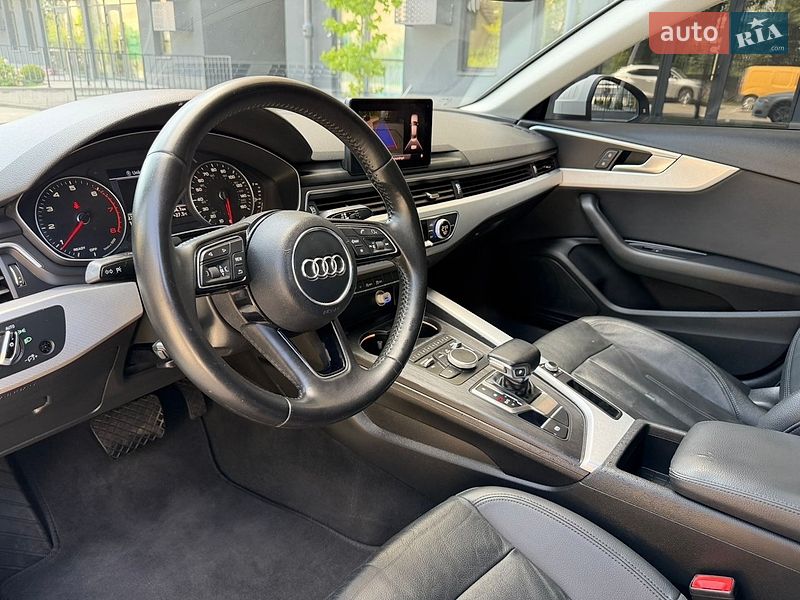 Седан Audi A4 2016 в Львове