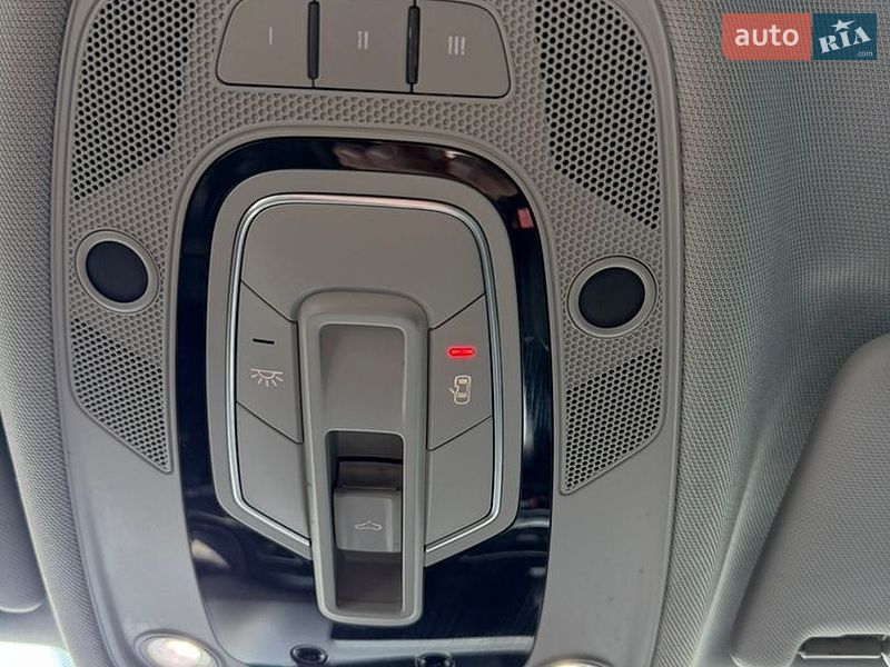 Седан Audi A4 2016 в Львове
